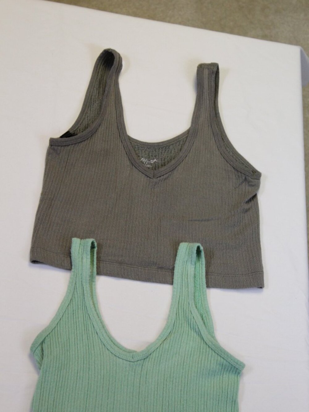 Out From Under UO Cropped Tank Bundle S Ribbed Y2K Green Pink Brown - Picture 4 of 10